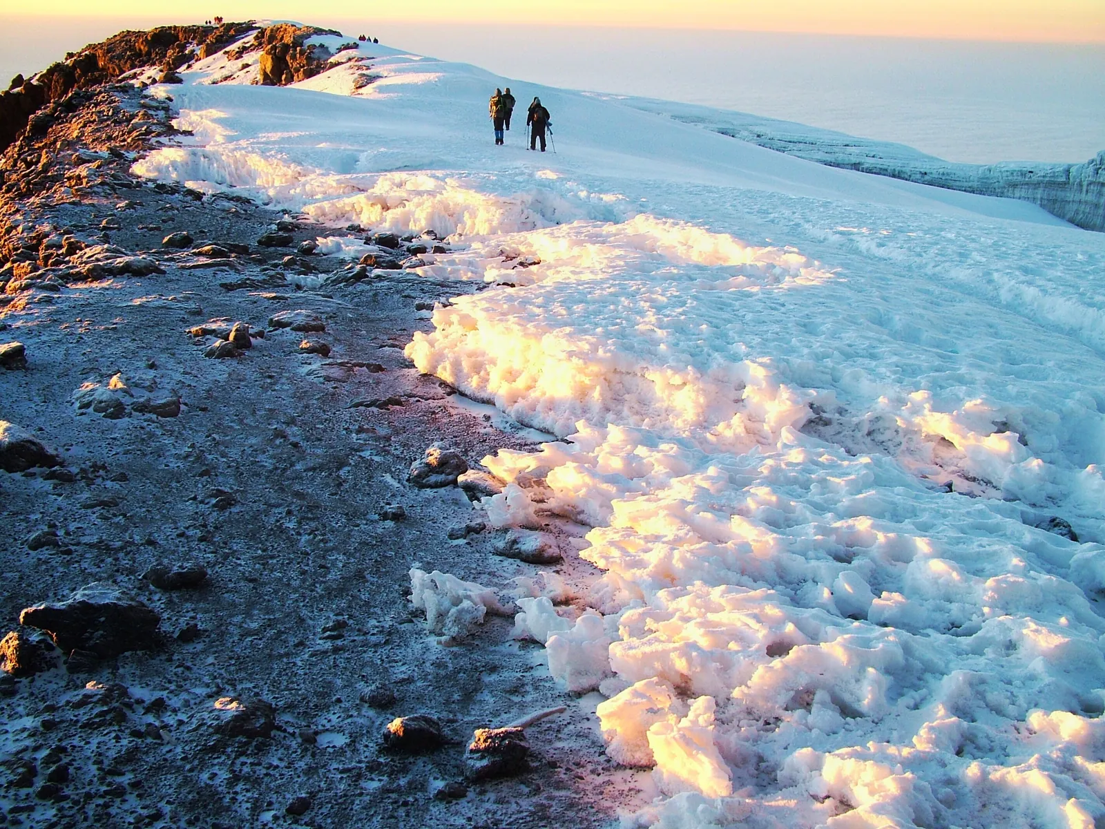 Día 5 · Kibo → Uhuru Peak → Horombo