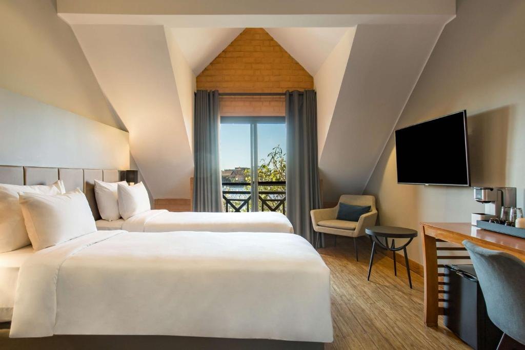Radisson Tamboho Waterfront