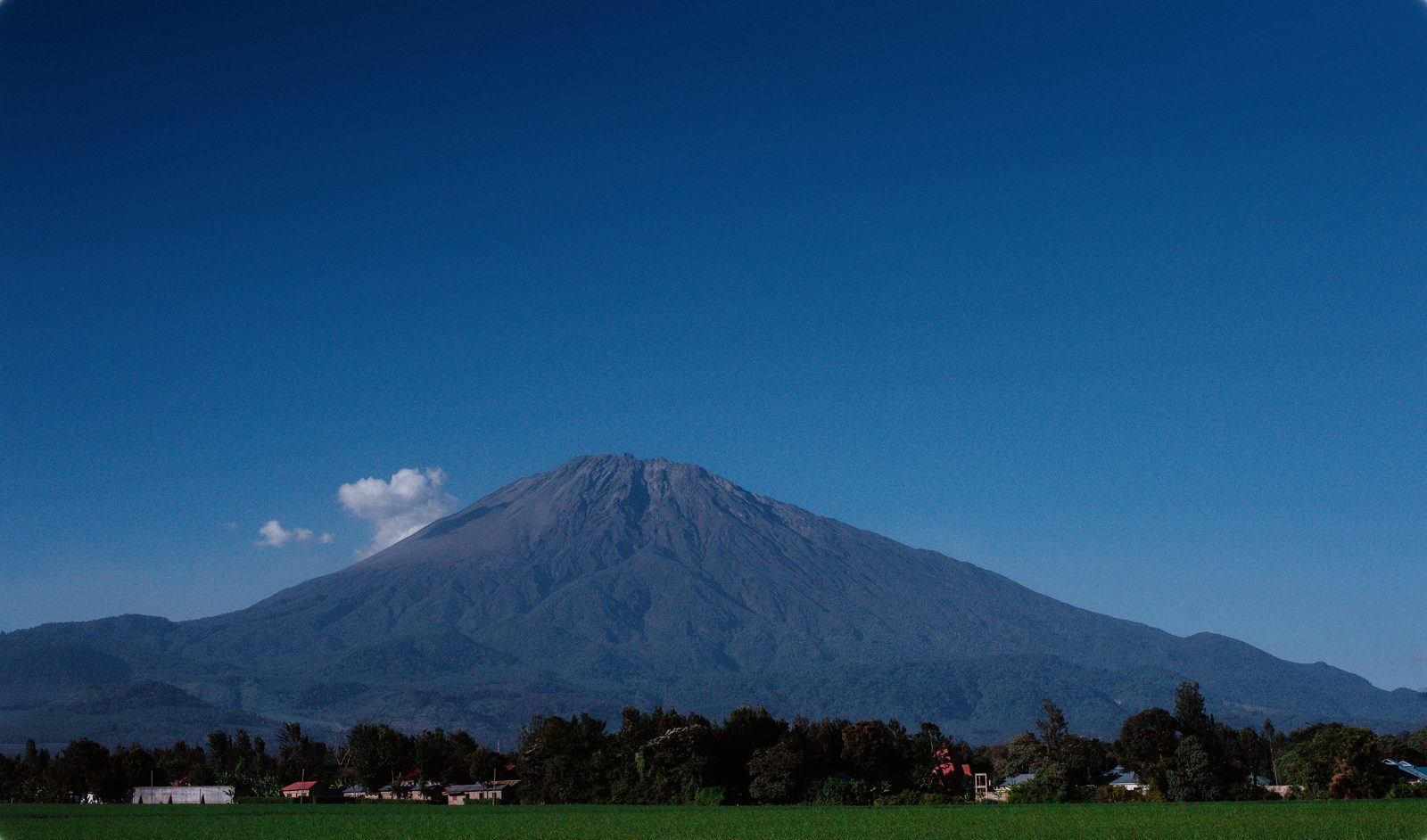 Día 1 · Llegada · Arusha